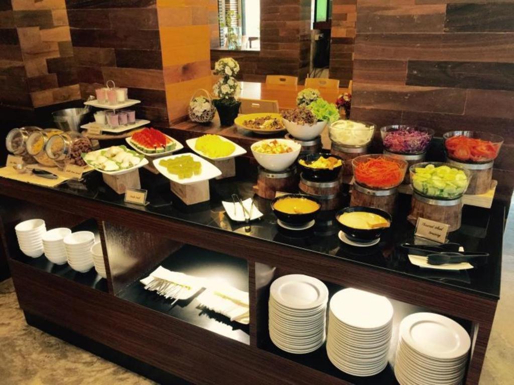 Klim Hotel Buriram Extérieur photo