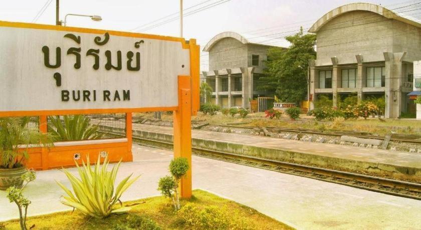 Klim Hotel Buriram Extérieur photo