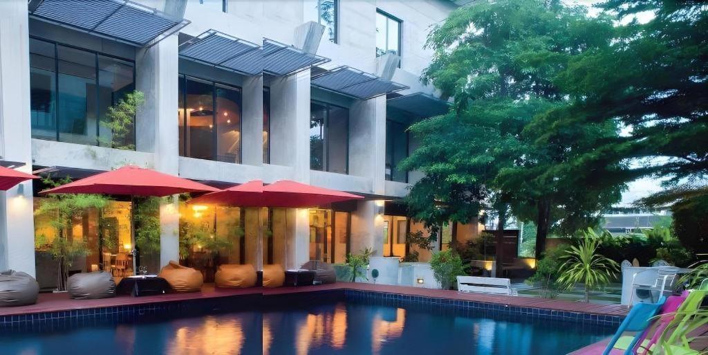 Klim Hotel Buriram Extérieur photo